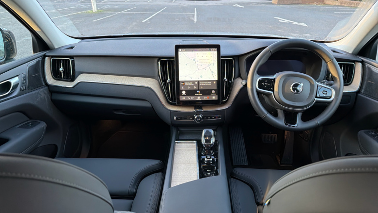 Volvo XC60 2.0 B5P Plus Dark 5dr AWD Geartronic Petrol Estate